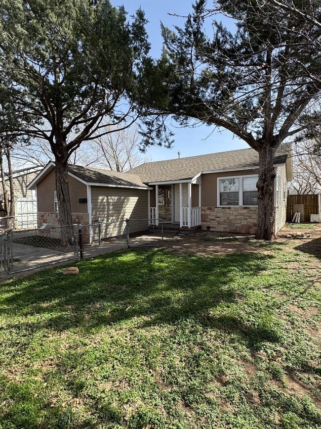 Photo - 2208 Rule St