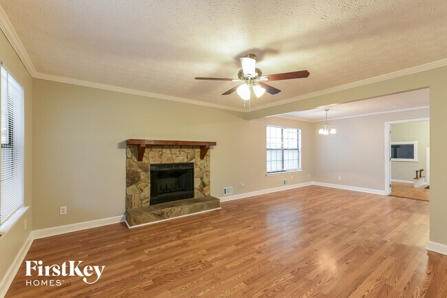 Photo - 2763 Marcia Dr SW