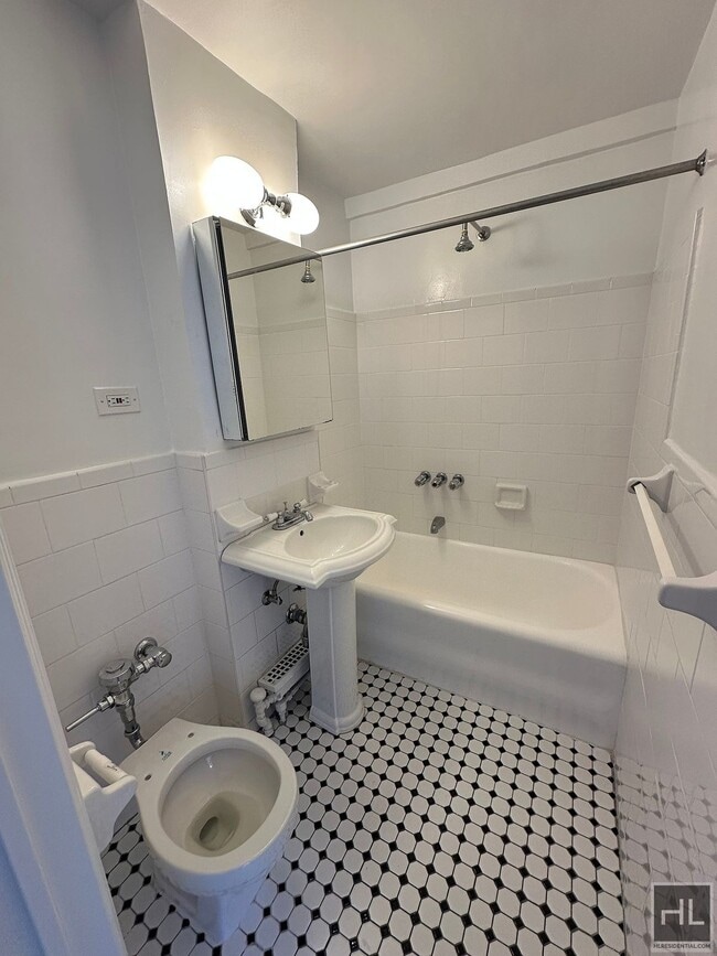 Photo - Christopher Street Unidad 5N