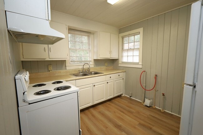 Photo - 501 Charlton St