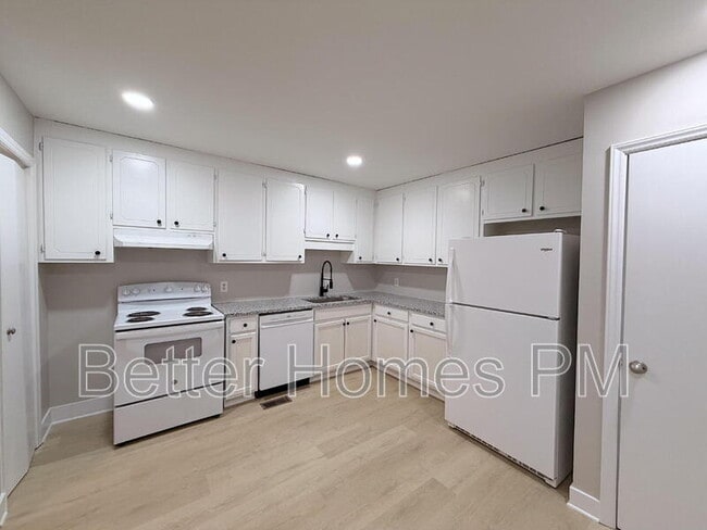 Photo - 104 Stowe Pl