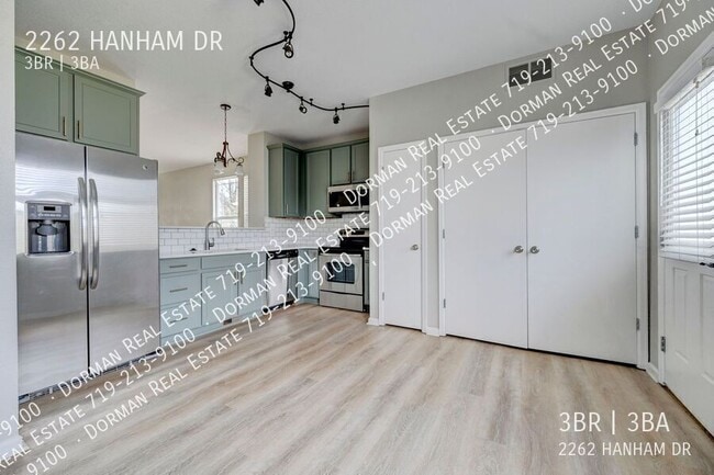 Photo - 2262 Hanham Dr
