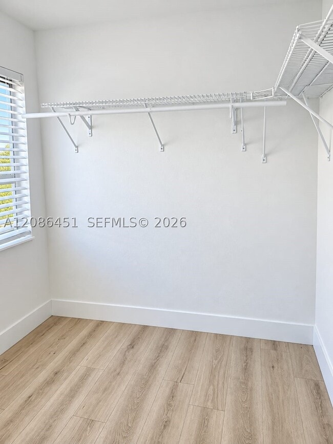 801 NW 75th St