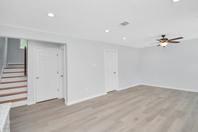 Photo - 8595 Parkway Dr