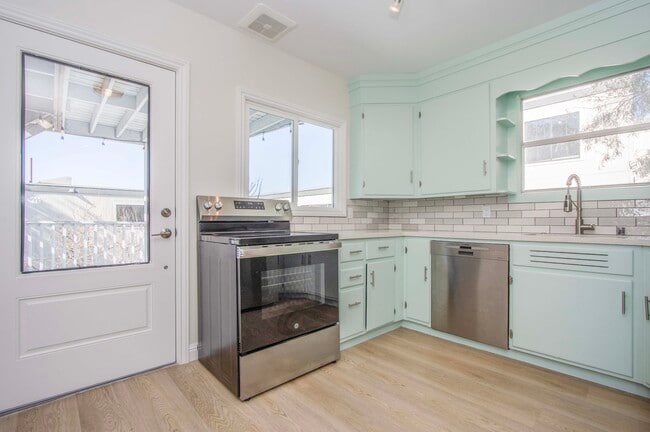 Photo - 220A Romain St Unit 220A