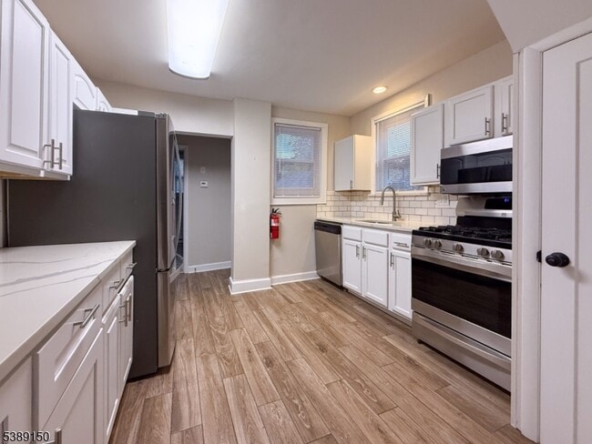 Photo - 36 Cortlandt Pl Unit A