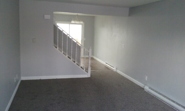 Photo - 1515 W Veterans Pkwy Townhome