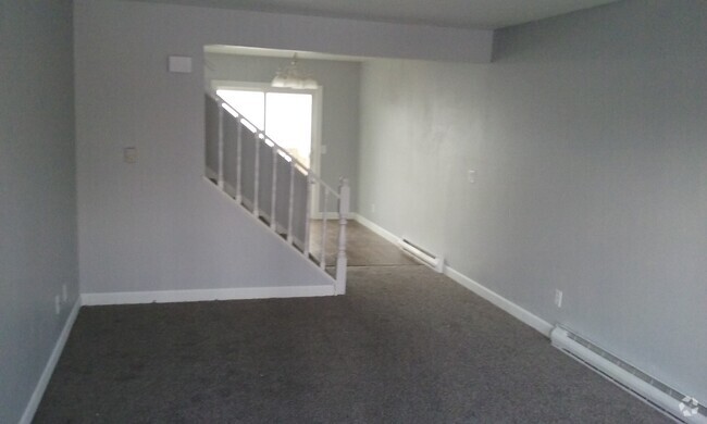 Building Photo - 1515 W Veterans Pkwy Rental