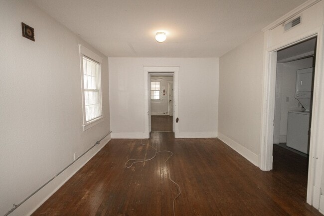 Photo - 2 Bedroom House Just Steps From Downtown & Campus