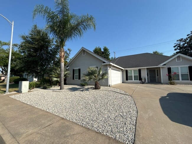Photo - Central Roseville Single Story, 3 Bedroom, 2 Bath, 2 Car Garage Close to schools & Shopping