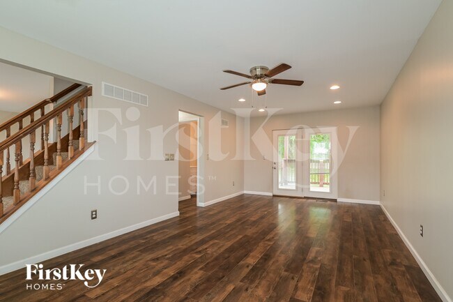 Photo - 256 Cherrywood Parc Dr