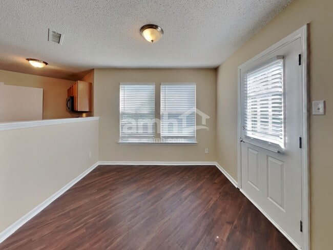 Photo - 2185 Shadowbrook Dr