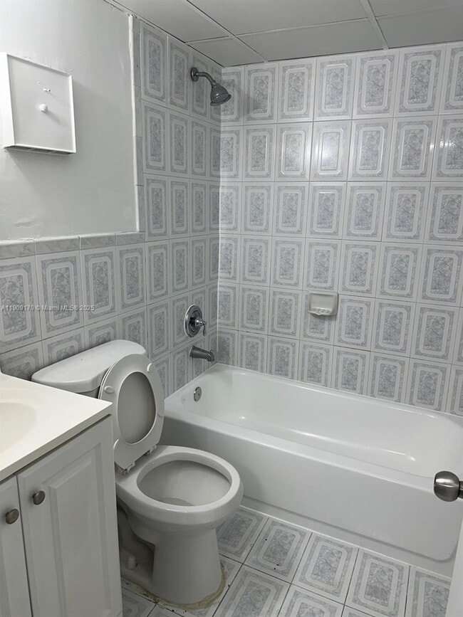 Photo - 431 E 28th St Unidad 2