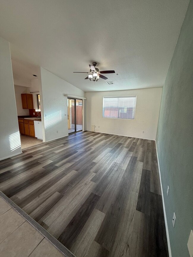 Photo - 751 Skyview Ln