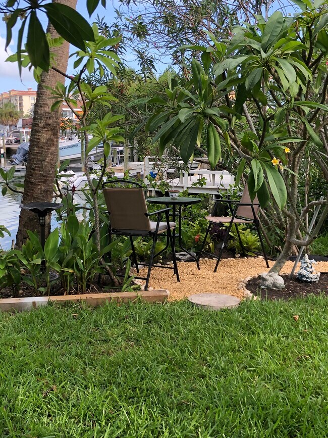 Intercostal hide away in backyard - 113 140th Ave E Unidad Apt