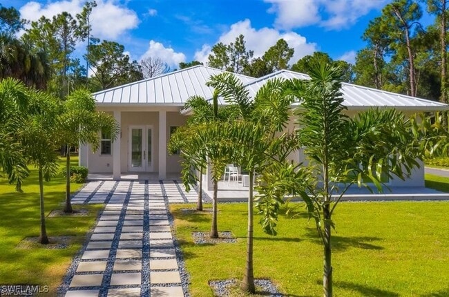 Photo - 3740 3rd Ave SW