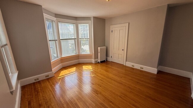 Building Photo - 665 Central Ave Unit 665B