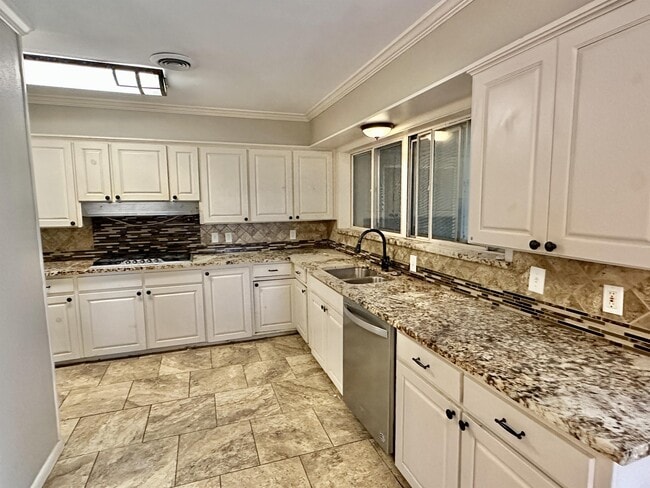 Photo - 1926 Laurelwood Dr