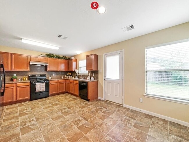 Photo - 18415 Tupper Bend Ln