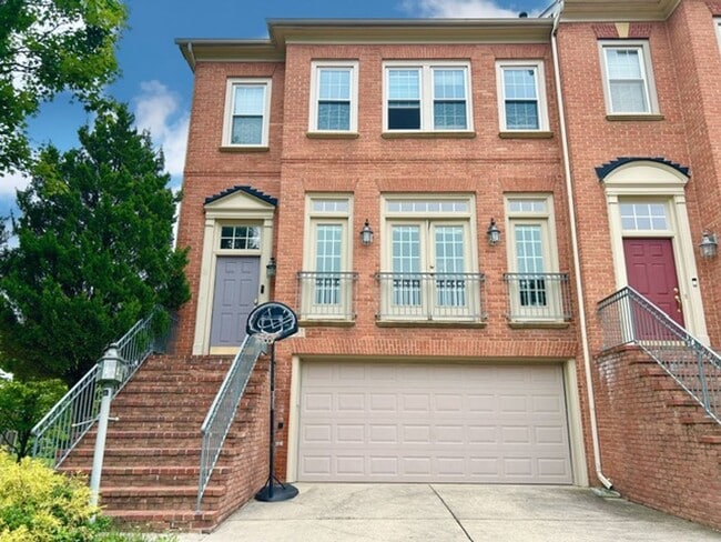 Building Photo - 13531 Flowerfield Dr Rental