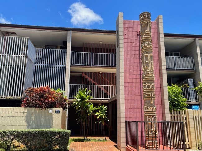Building Photo - Partly Furnished 3-bedroom, 2-bath condo a... Unit C218