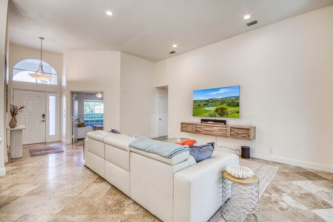 Photo - 158 Eagleton Ct