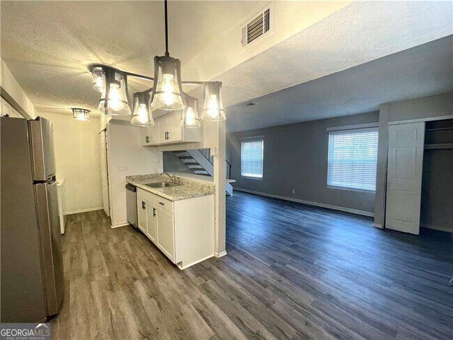 Photo - 662 Bellemeade Dr SW Unidad C