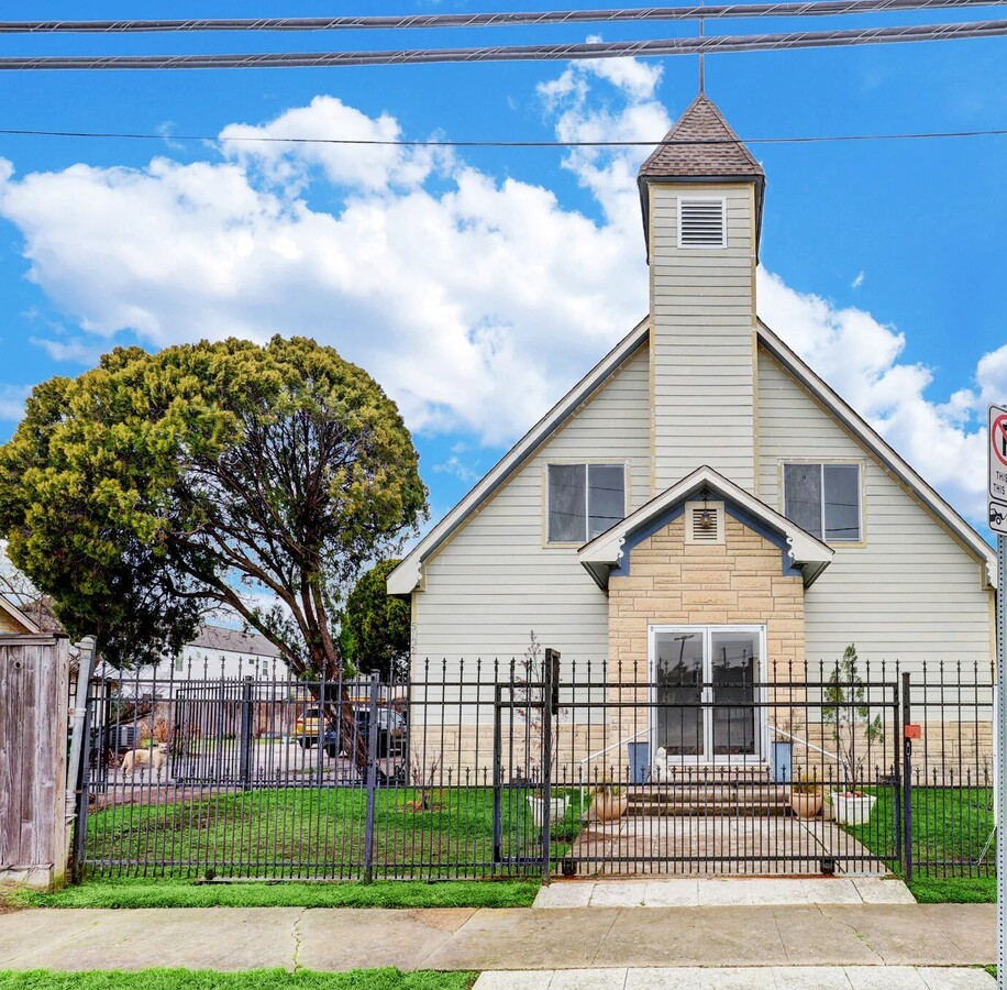 Photo - 5102 Center St