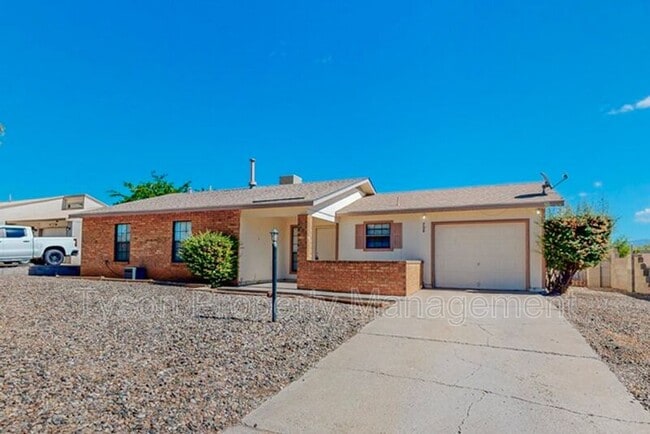 Photo - 708 Buckboard Rd SE