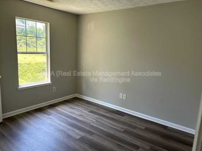 Photo - 133 Realty St