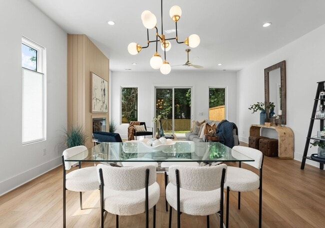 Photo - 2004 St John St