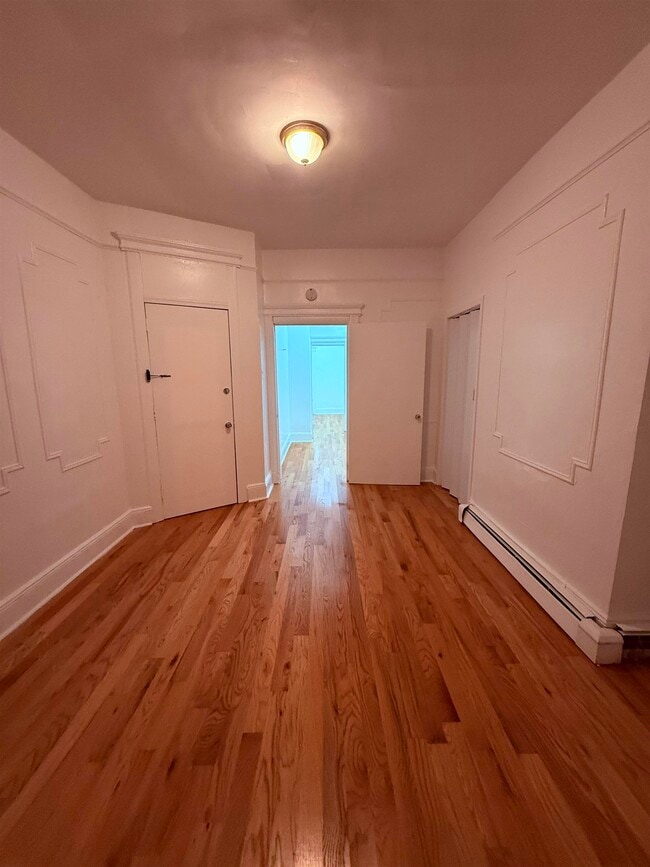 Photo - 110 Duncan Ave Unidad 2R