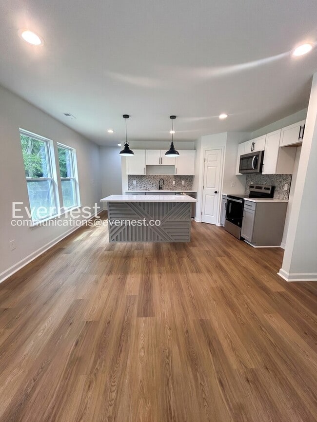 Photo - 411 E Torbush St