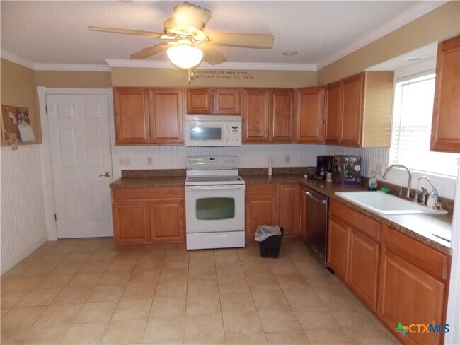 Photo - 1309 Azalea Ln