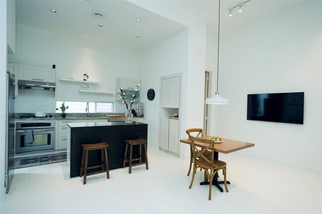 Photo - 1820 Southmore Blvd Unit C