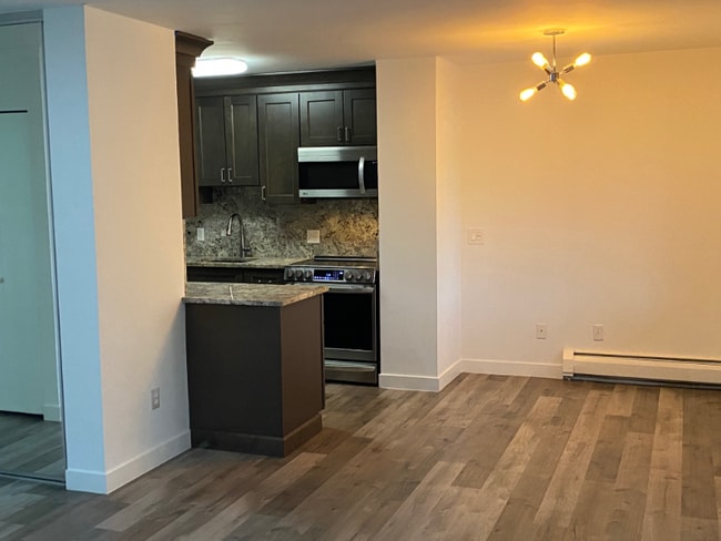 Photo - 2225 S Jasmine St Unit 302