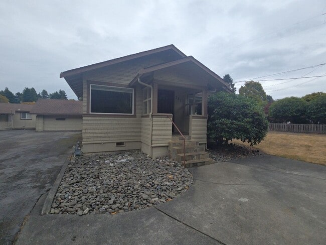Building Photo - 741 Westgate Dr Unit 741 Westgate Drive [PRM: Andrew]