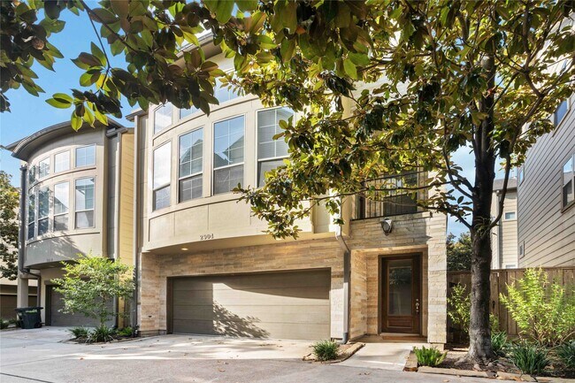 Photo - 2904 Leeland St