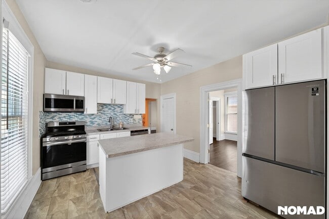Photo - 1855 W 58th St