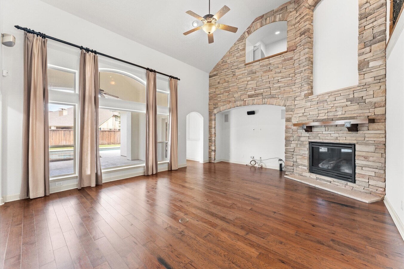 Photo - 3 N Beech Springs Cir