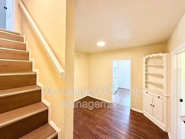 Photo - 2141 SW 45th St