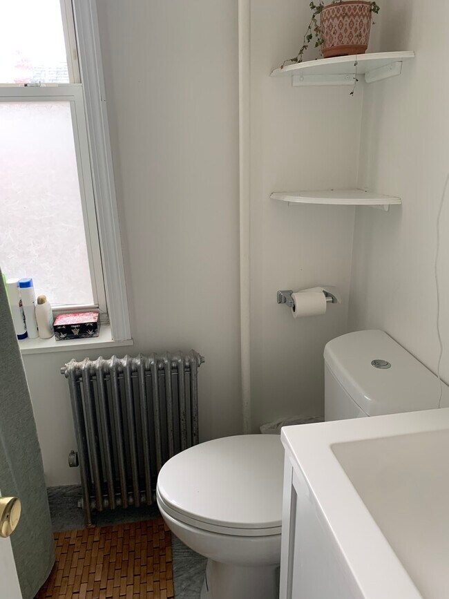 Photo - 16 Farrington Ave Unidad #3