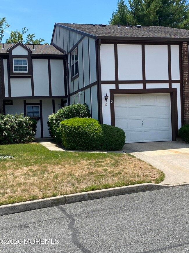 Building Photo - 89 Maple Dr