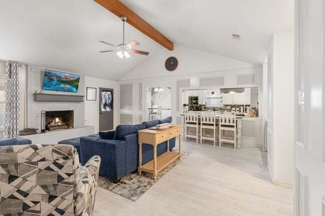 Photo - 8205 Raintree Dr