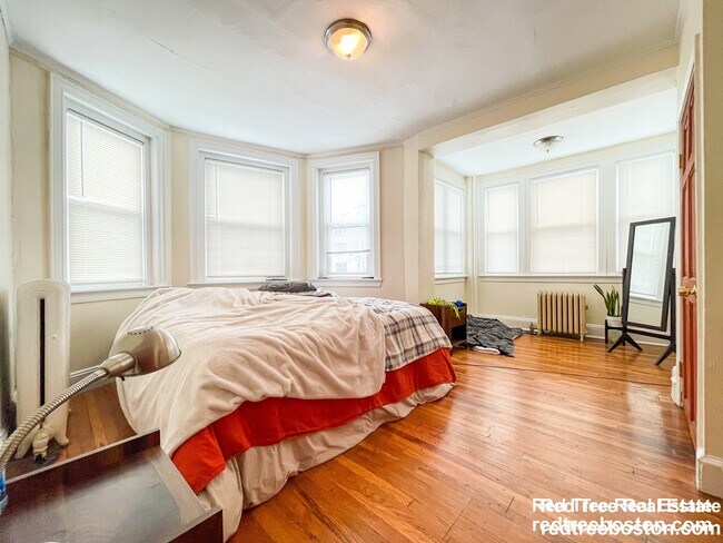 Photo - 244 Kelton St Unit 7