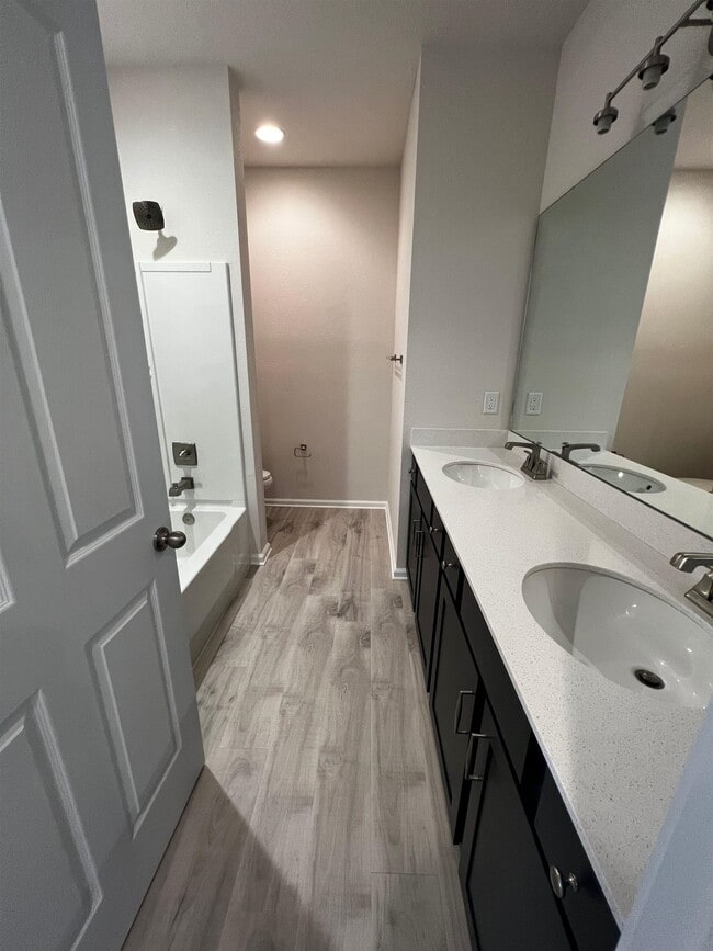 Photo - 711 Honeycomb Trl