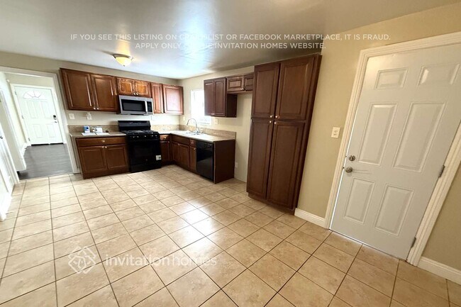 Photo - 1440 E 52nd St