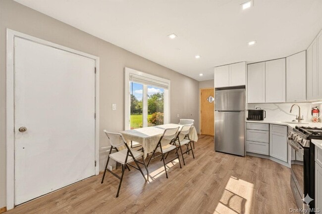 Photo - 28 Edward Ave