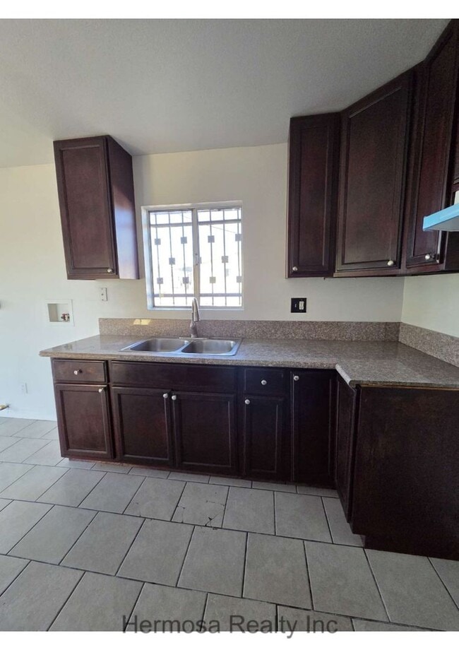 Photo - 1234 W J St Unidad D