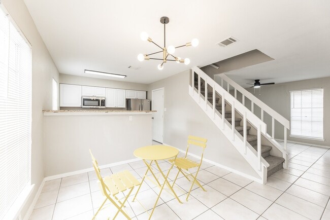 Photo - 1930 Avenue B